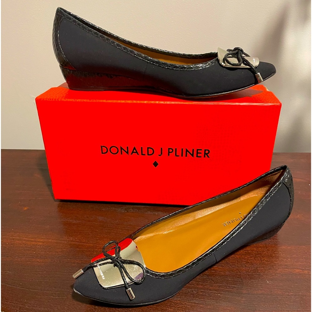 Donald J Pliner flats